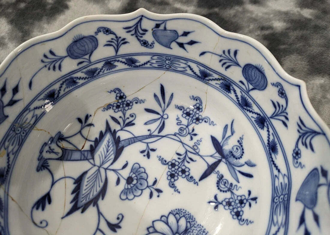 Antique c1920 German Meissen Hand Painted Blue Onion Pattern Porcelain Bowl 22cm