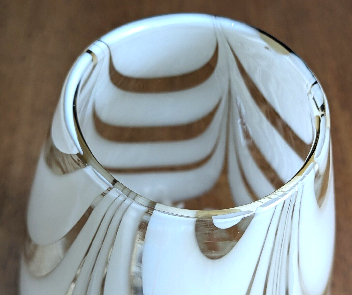 Large 1950s / 60s Vintage Finnish Feathered Filigree Art Glass Vase Kumela 20th