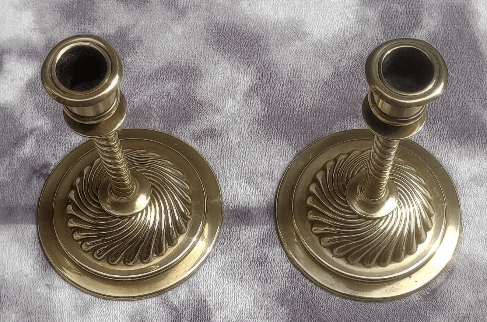 Antique Pair of Brass Spiral Swirl Twist Candlestick Holders - 18 cm - Tommy's Treasure