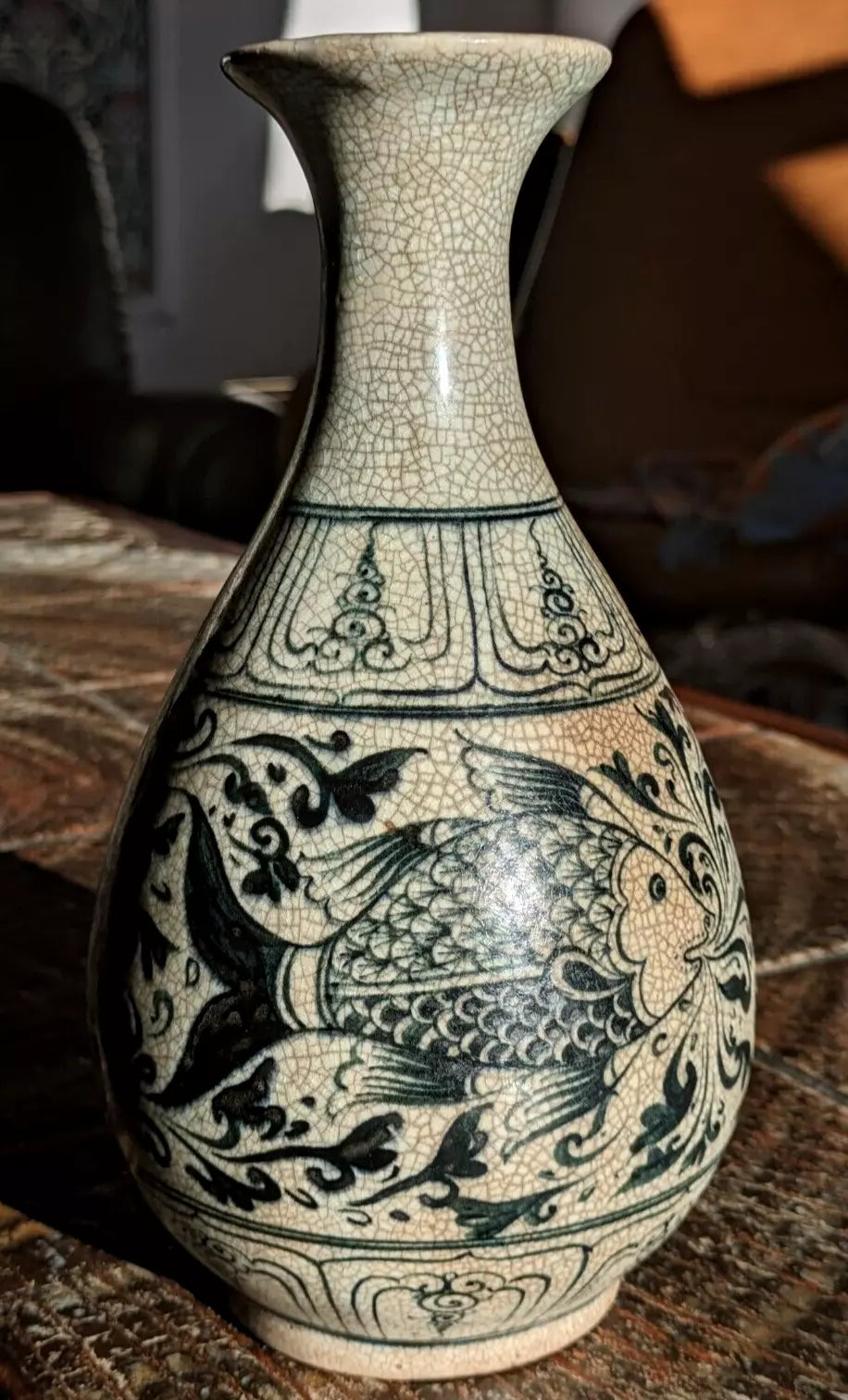 15th / 16th Century Vietnamese Annamese Blue & White Fish Vase Ceramic Porcelain
