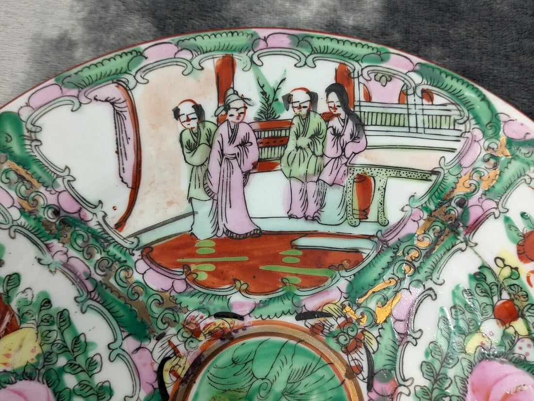 Vintage Chinese Famille Rose Medallion Porcelain Plate 26 cm