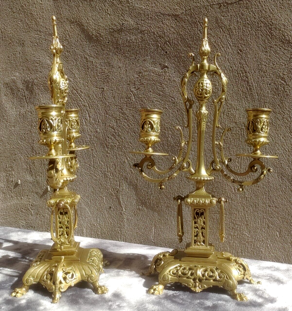 A good pair of 19th Century brass beehive candlesticks with candle