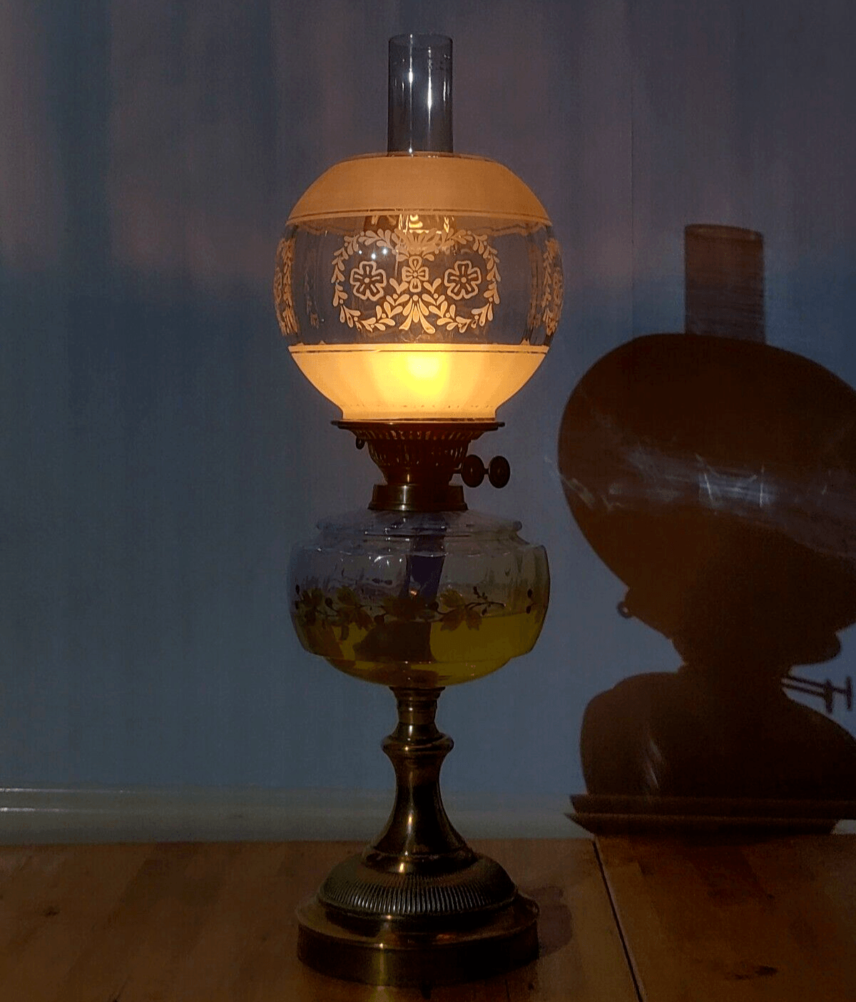 Victorian Oil Lamp Enamelled Opalescent Font Duplex Burner Globe Shade - Tommy's Treasure