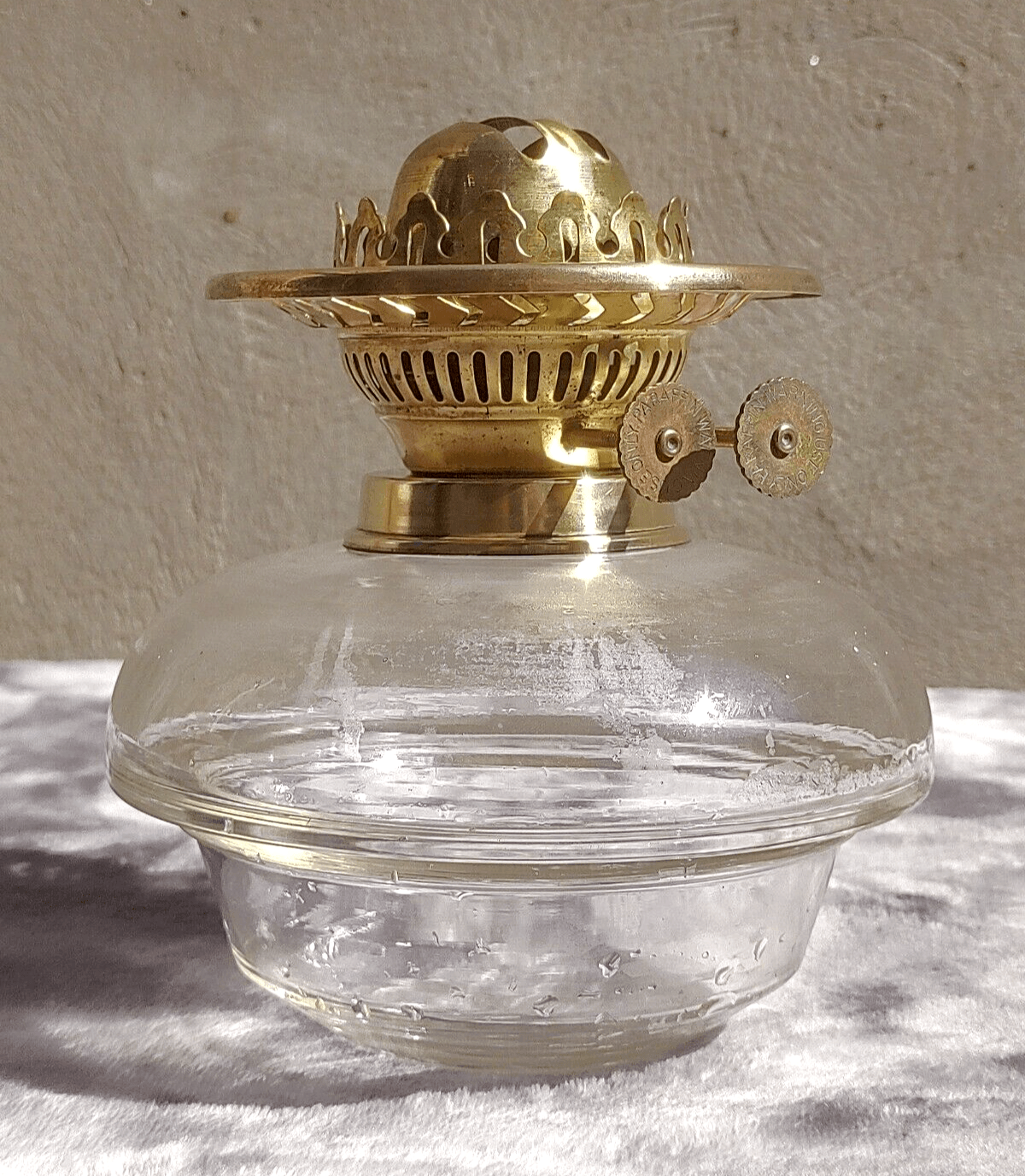 Antique Brass Art Nouveau Drop in Oil Lamp Wall Bracket Light Sconce - Tommy's Treasure
